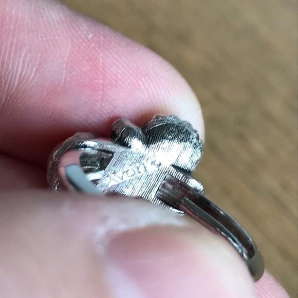 Vintage Avon Eclipse Silver Tone Faux Pearl Grey Rope Brooch Pin and Ring Set - Picture 4 of 6